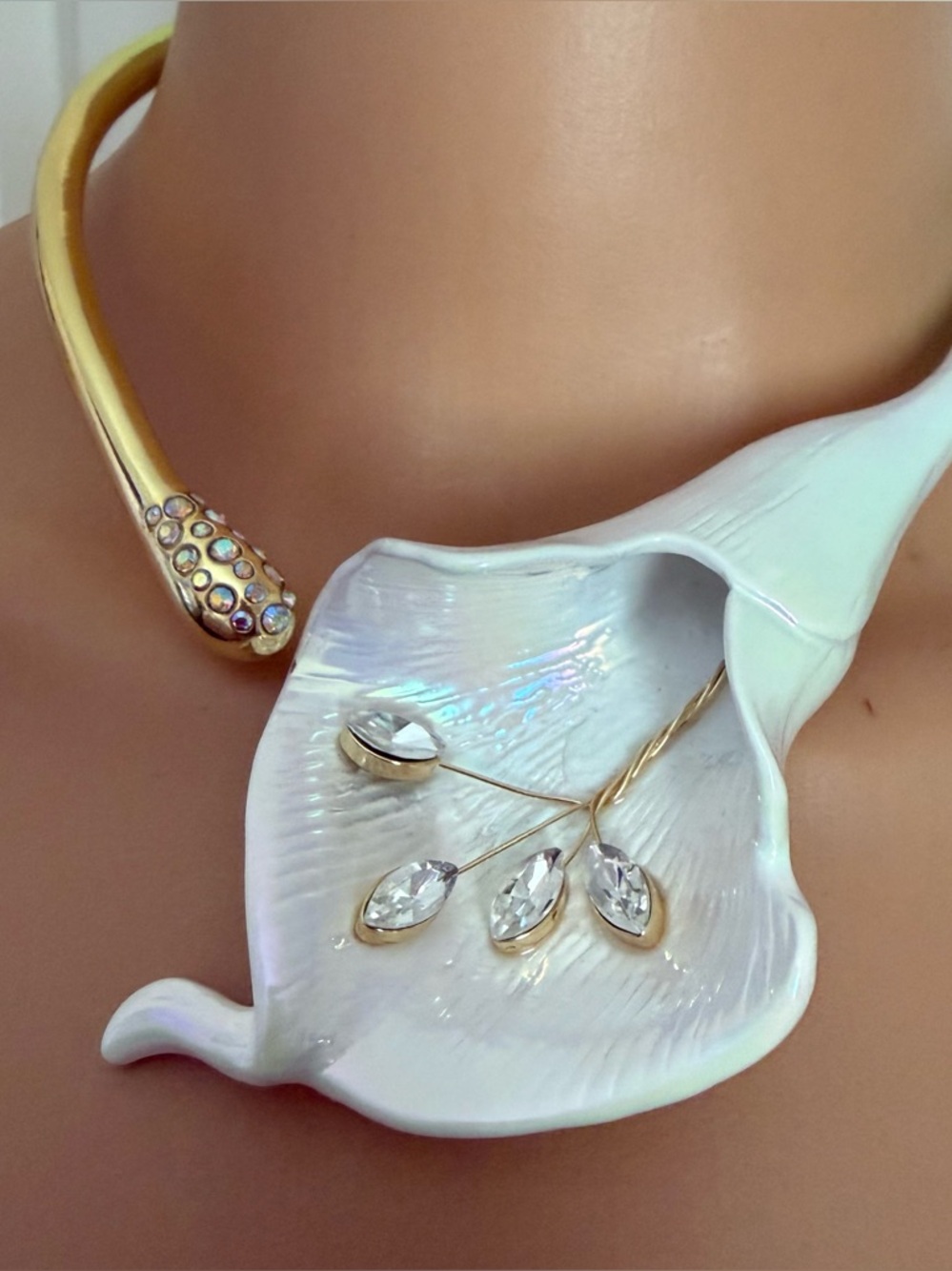 New Betsey Johnson CALLA LILY COLLAR NECKLACE - Picture 8 of 10